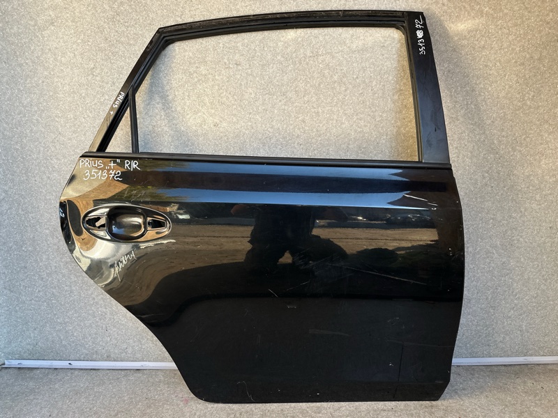 Дверь задняя правая TOYOTA PRIUS PLUS 11-14 67003-47200 Б/У