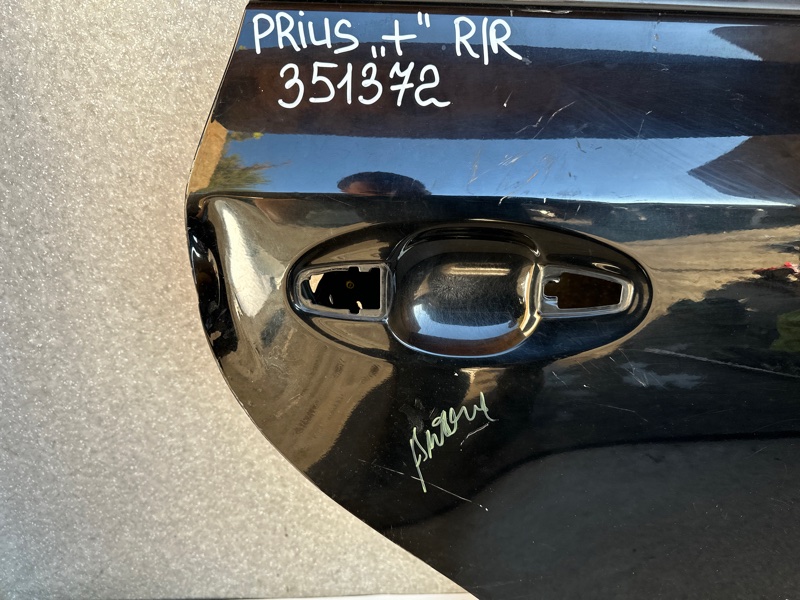 Дверь задняя правая PRIUS PLUS 11-14