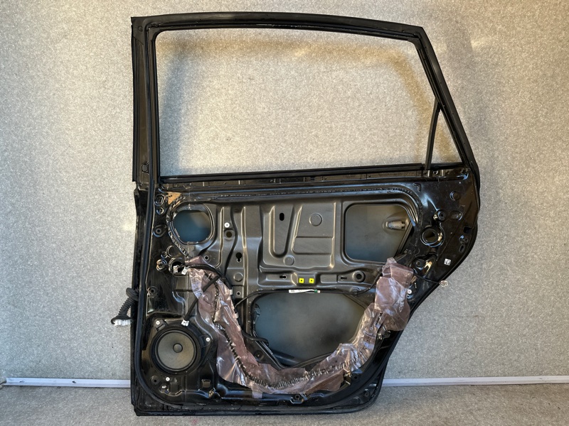 Дверь задняя правая PRIUS PLUS 11-14