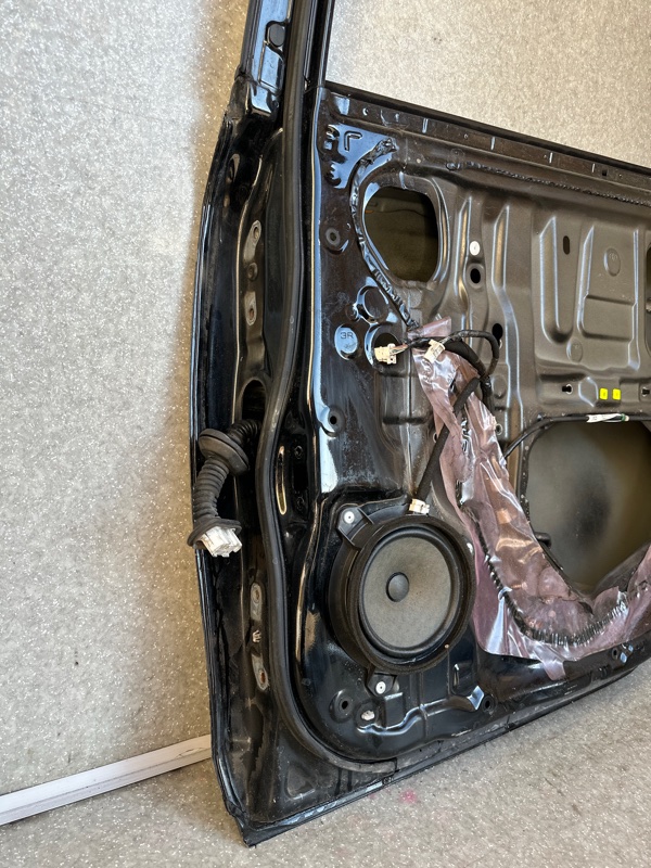 Дверь задняя правая PRIUS PLUS 11-14