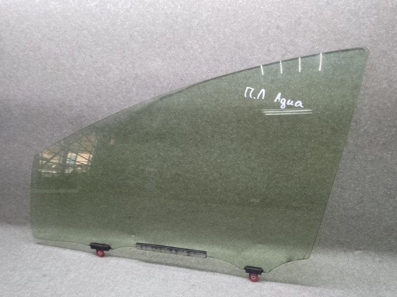 Стекло двери переднее левое TOYOTA PRIUS C/AQUA 11-14 68102-52030 Б/У