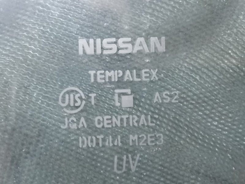 Стекло двери переднее правое NISSAN TIIDA/VERSA C11 04-11