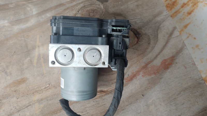 Блок ABS SONATA YF 10-14 2014 Седан 2.4 Блок ABS SONATA YF 10-14 2014 Седан 2.4