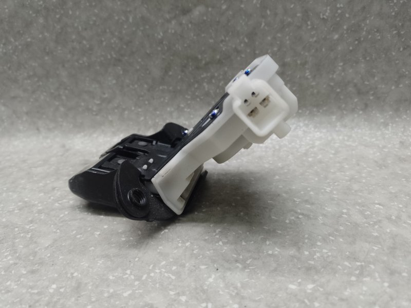 Замок крышки багажника NISSAN QASHQAI/ROGUE SPORT 14-