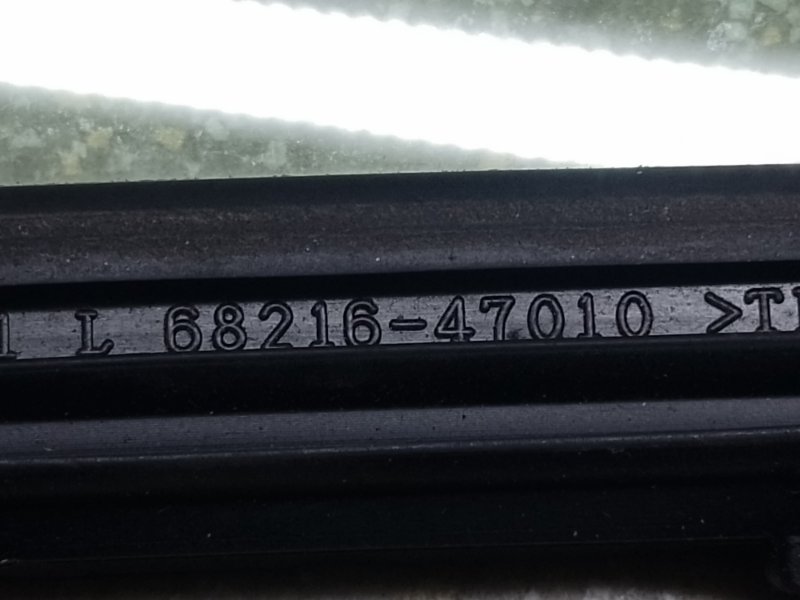 Стекло двери глухое переднее левое PRIUS 16- Стекло двери глухое переднее левое PRIUS 16-