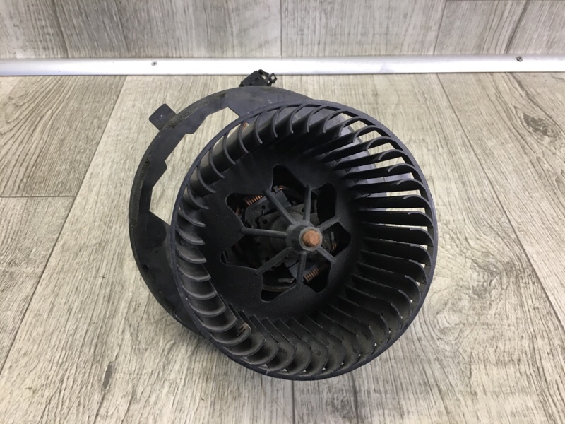 Моторчик печки VOLKSWAGEN TIGUAN 08-17 2012 2.0 CCTA 3C1-820-015-P Б/У