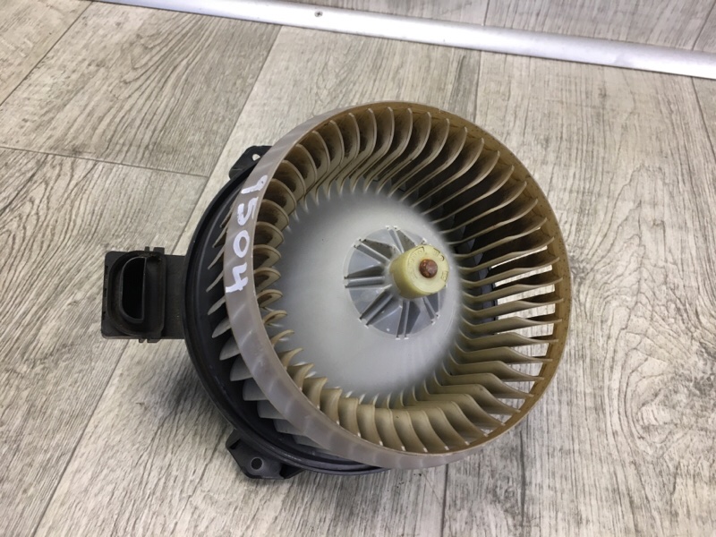 Запчасть моторчик печки JEEP COMPASS 06-16 2014 2.0 ECN 5191 345AA Б/У Моторчик печки JEEP COMPASS 06-16 2014 2.0 ECN 5191 345AA Б/У