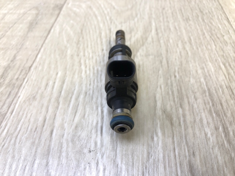 Форсунка топливная TIGUAN 08-17 2012 2.0 CCTA