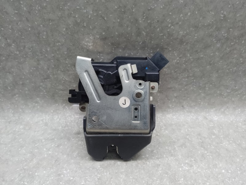 Замок крышки багажника CIVIC 4D 06-11