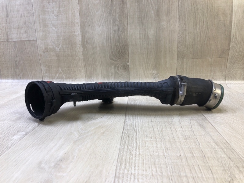 Патрубок интеркулера правый VOLKSWAGEN TIGUAN 08-17 2.0 CCTA