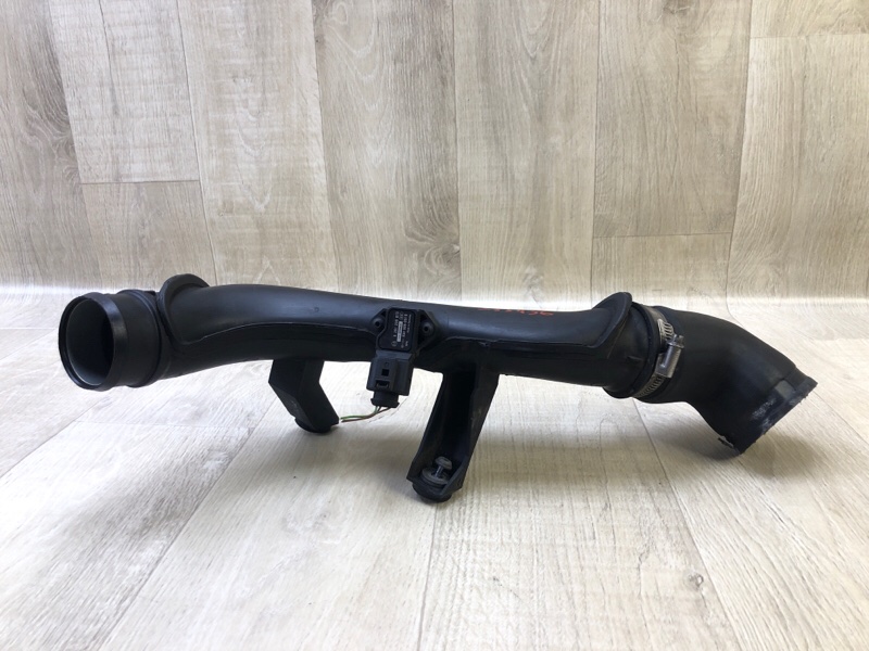 Патрубок интеркулера левый TIGUAN 08-17 2012 2.0 CCTA