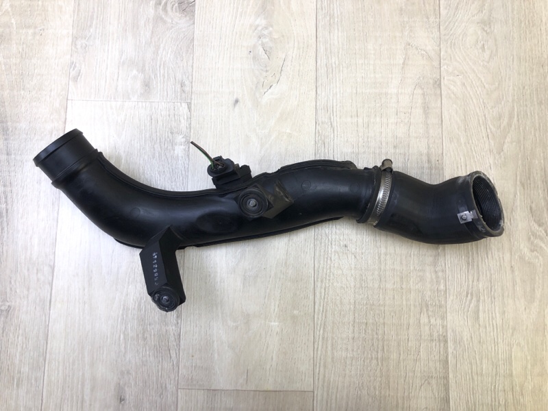 Патрубок интеркулера левый TIGUAN 08-17 2012 2.0 CCTA