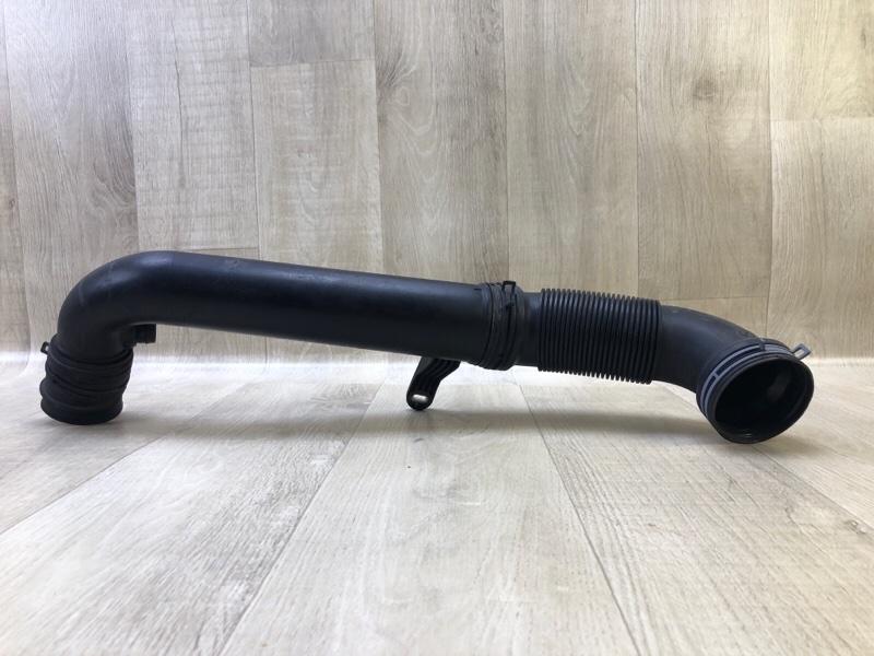 Патрубок впускной системы TIGUAN 08-17 2012 2.0 CCTA