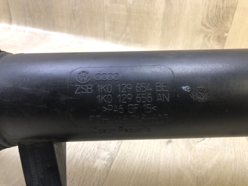 Патрубок впускной системы TIGUAN 08-17 2012 2.0 CCTA