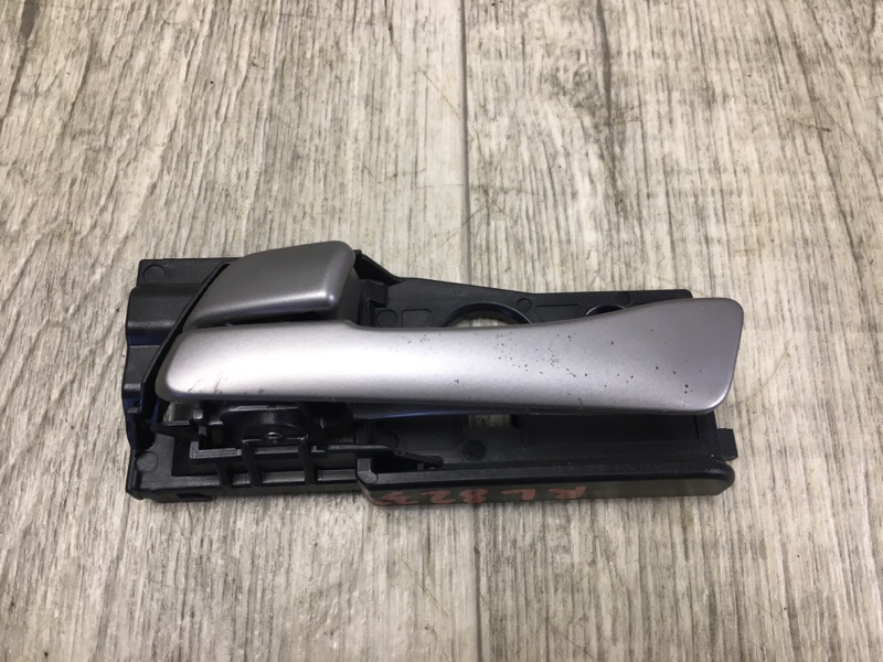 Ручка двери внутренняя задняя левая HYUNDAI ACCENT RB 10- 2014 1.6 G4FD 83610 1R000RDR Б/У