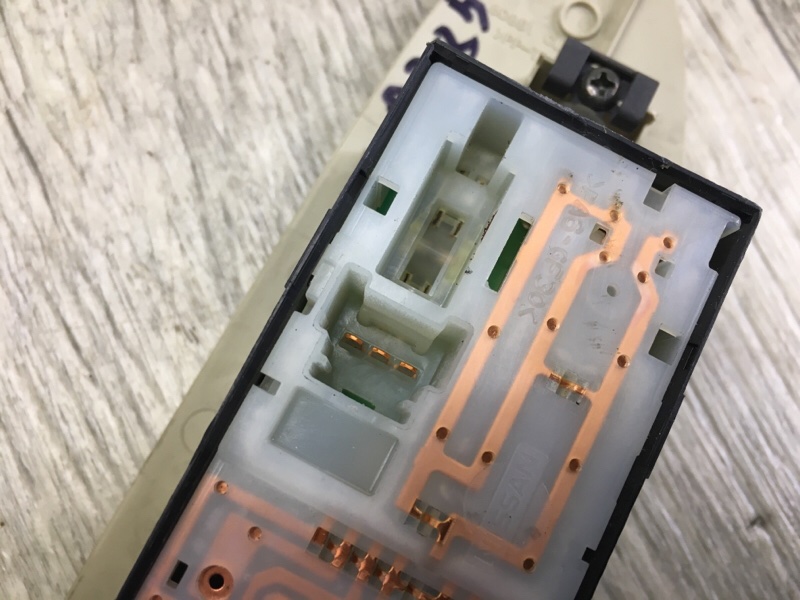 Блок управления стеклоподъемниками FX S50 03-08 2006 VK45DE