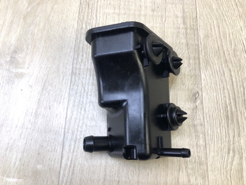 Бачок ГУР JETTA USA 10-17 2.5