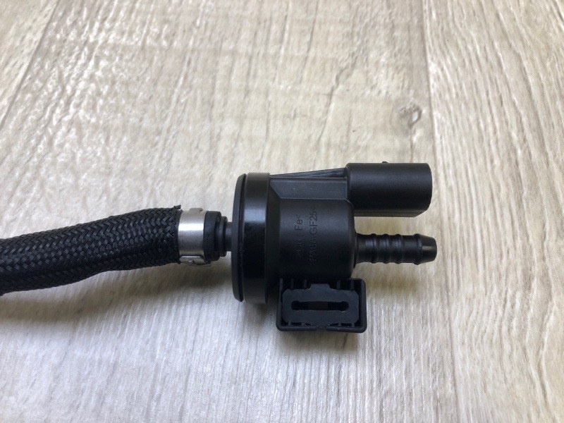 Клапан абсорбера JETTA USA 10-17 2.5