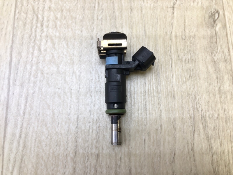 Форсунка топливная VOLKSWAGEN JETTA USA 10-17 2.5 07K 906 031 C Б/У