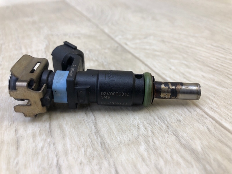 Форсунка топливная JETTA USA 10-17 2.5