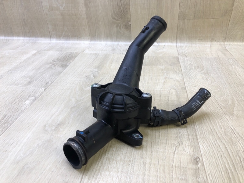 Корпус термостата VOLKSWAGEN JETTA USA 10-17 2.5 07K 121 115 C Б/У