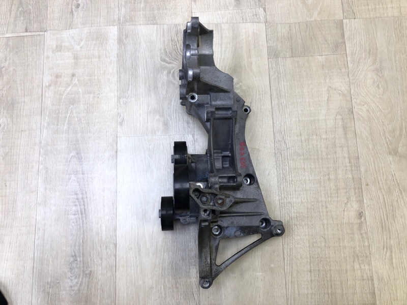 Кронштейн генератора VOLKSWAGEN JETTA USA 10-17 2.5