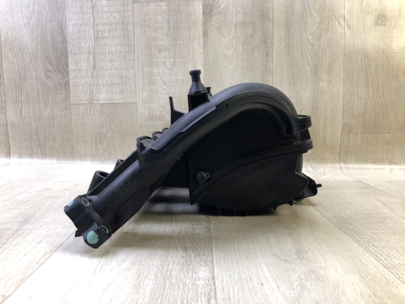 Коллектор впускной JETTA USA 10-17 2.5