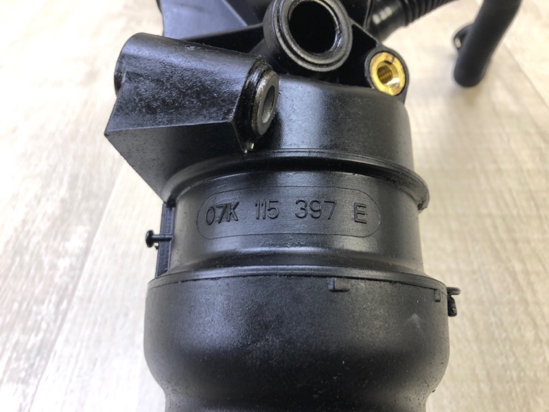 Корпус масляного фильтра JETTA USA 10-17 2.5