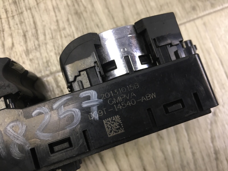 Блок управления стеклоподъемниками передний левый FUSION 14- 2014 Седан 2.5