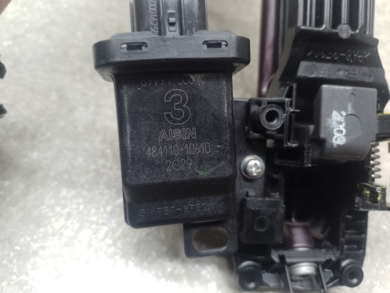 Ручка двери наружная передняя правая RAV4 05-12 Ручка двери наружная передняя правая RAV4 05-12