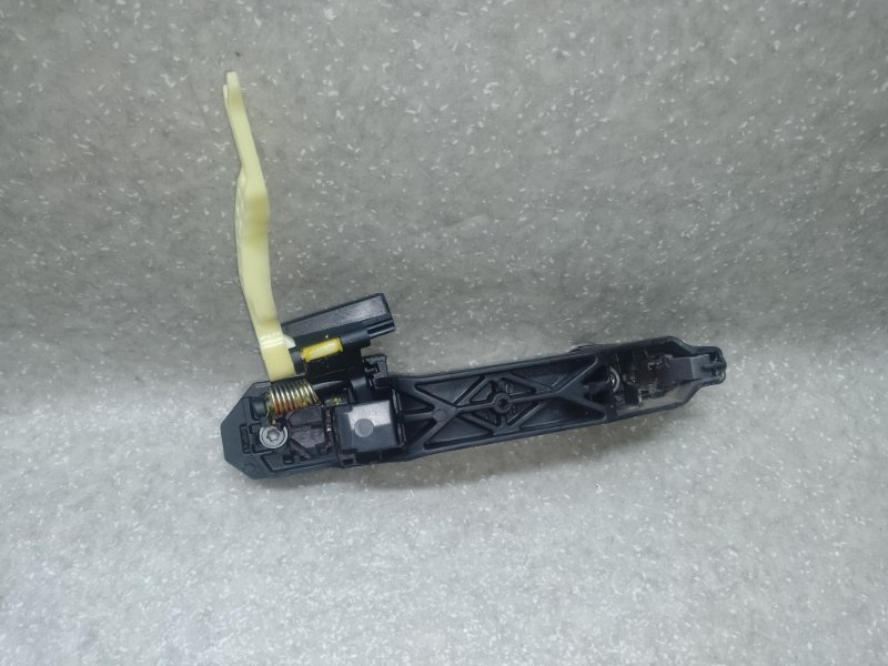 Ручка двери наружная задняя левая RAV4 05-12