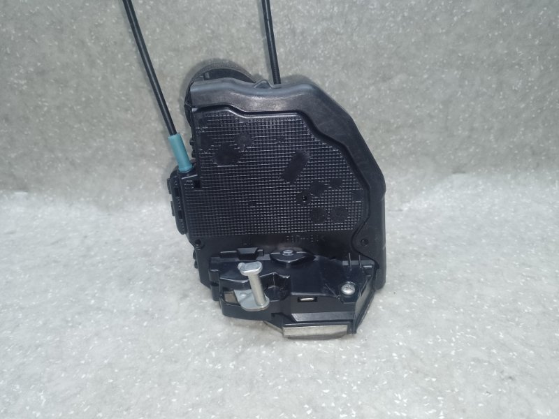 Замок двери задний левый TOYOTA RAV4 05-12