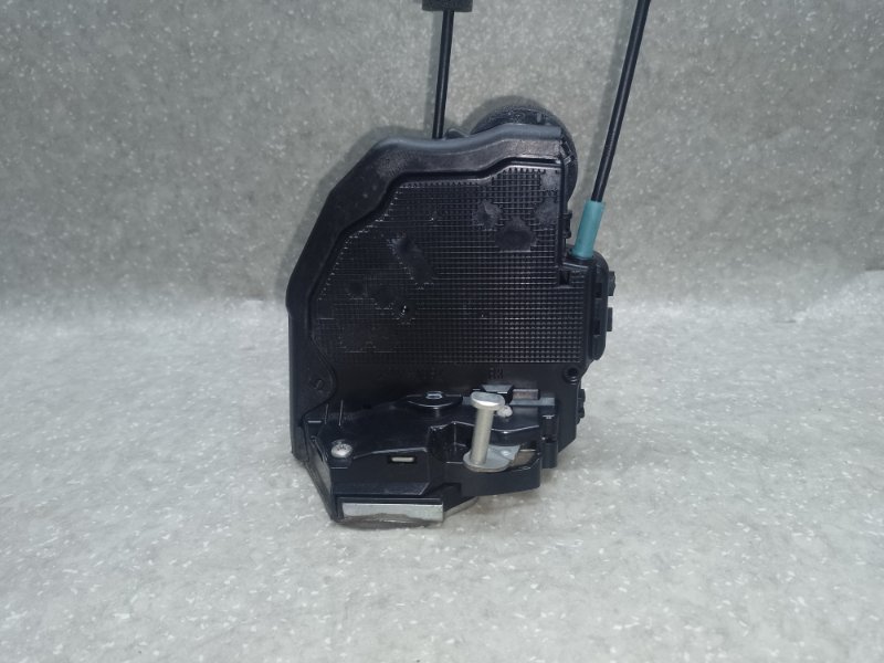 Замок двери задний правый TOYOTA RAV4 05-12