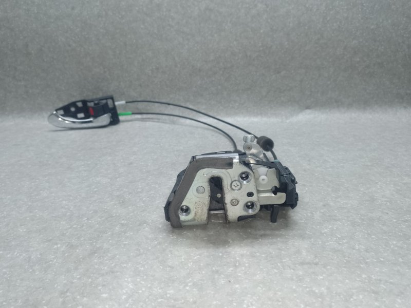 Замок двери задний правый RAV4 05-12