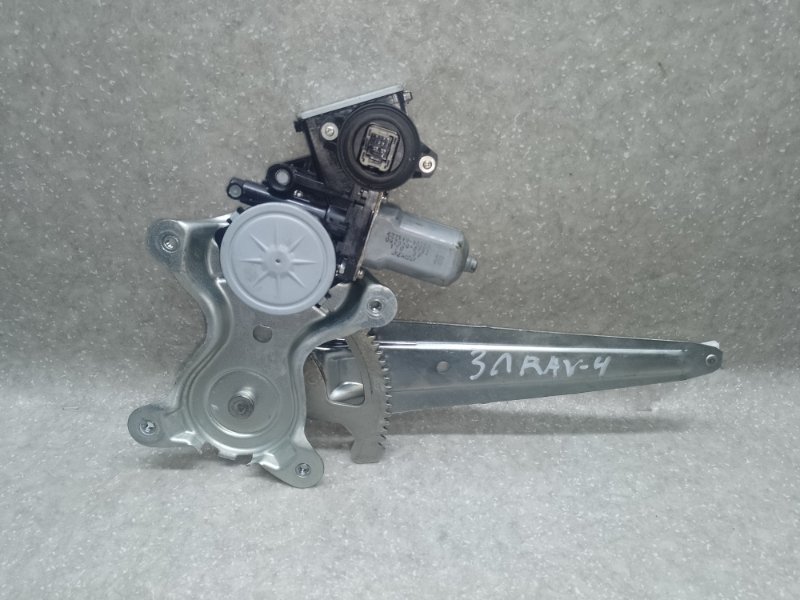 Стеклоподъемник задний левый TOYOTA RAV4 05-12 69804-42040 Б/У