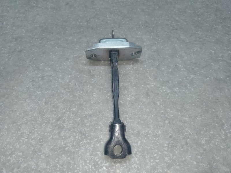 Запчасть ограничитель двери передний правый TOYOTA RAV4 05-12 68610-42020 Б/У Ограничитель двери передний правый TOYOTA RAV4 05-12 68610-42020 Б/У