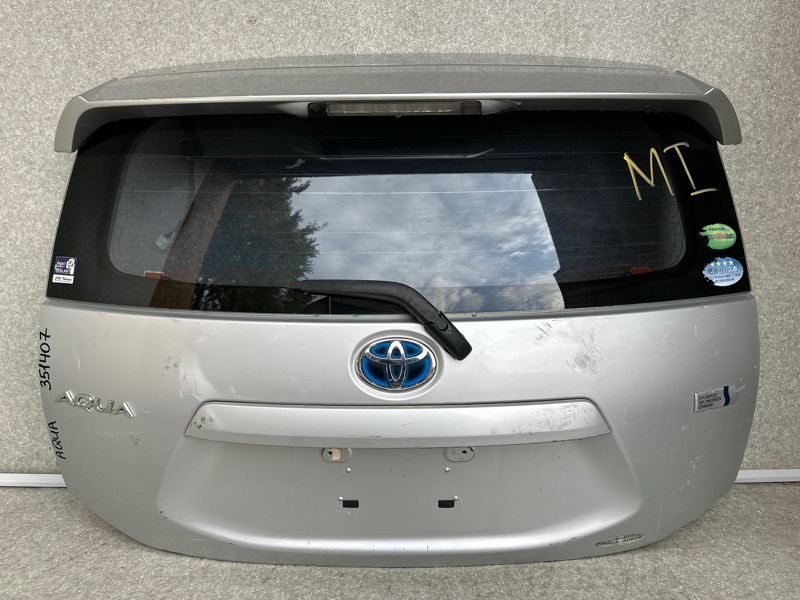 Крышка багажника TOYOTA PRIUS C/AQUA 11-14 67005-52D00 Б/У