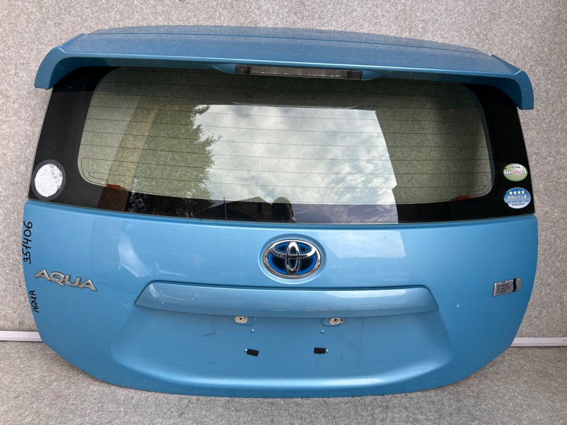 Крышка багажника TOYOTA PRIUS C/AQUA 11-14 67005-52D20 Б/У