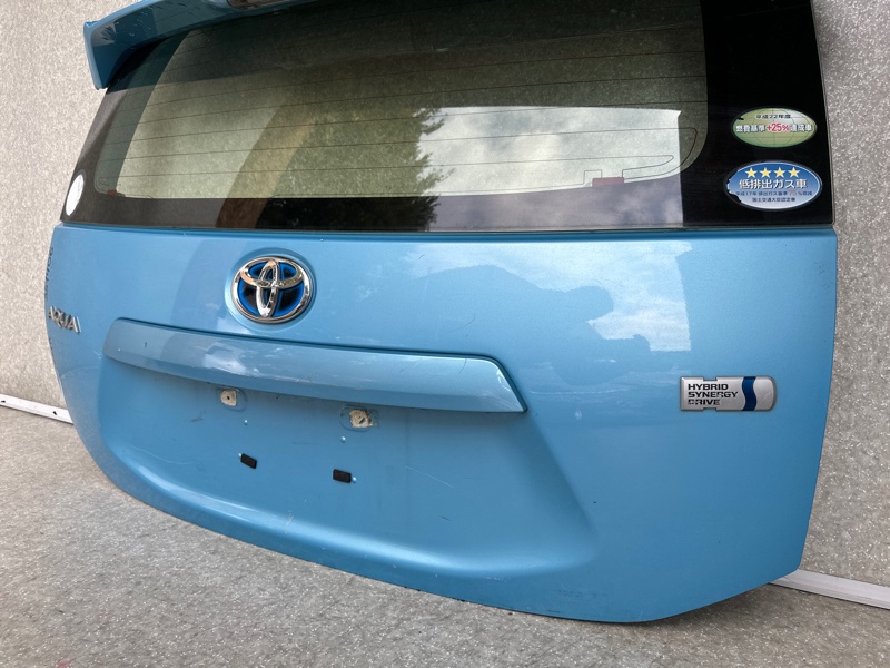 Крышка багажника PRIUS C/AQUA 11-14