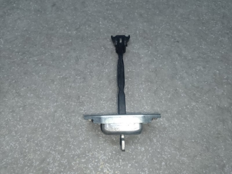 Ограничитель двери задний правый RAV4 05-12 Ограничитель двери задний правый RAV4 05-12