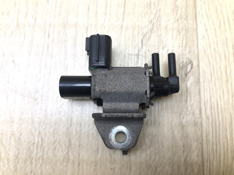Клапан электромагнитный (вакуумный) NISSAN PATHFINDER R52 12-21 2013 3.5 VQ35DE 14955-8J10A Б/У