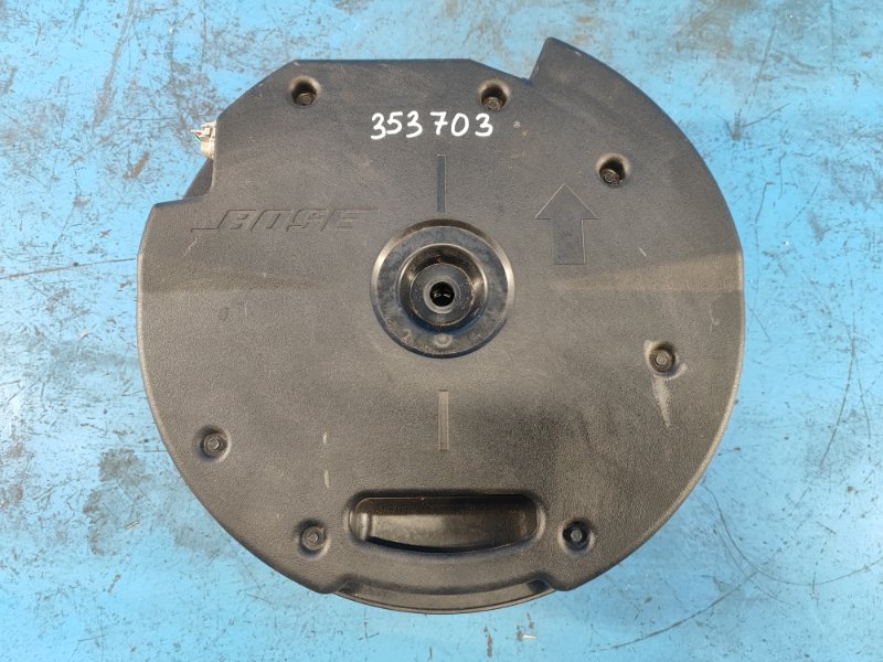 Запчасть сабвуфер MAZDA CX-9 16- 2020 2.5L TK8066960 Б/У Сабвуфер MAZDA CX-9 16- 2020 2.5L TK8066960 Б/У