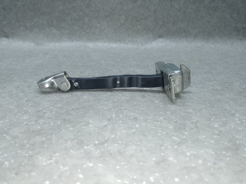 Ограничитель двери передний TOYOTA PRIUS 16-