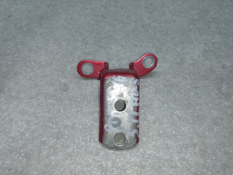 Петля двери нижняя задняя правая TOYOTA PRIUS 16-