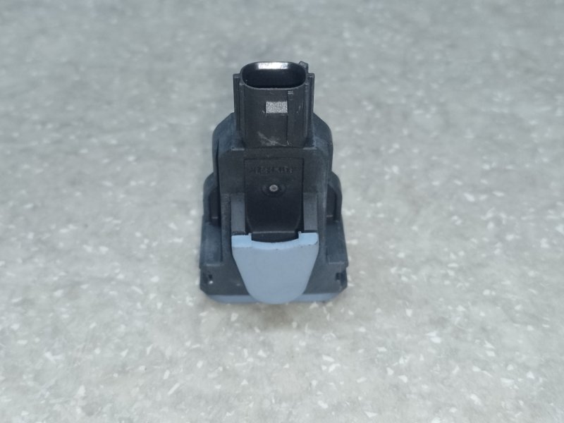 Датчик удара передний левый PRIUS 16-