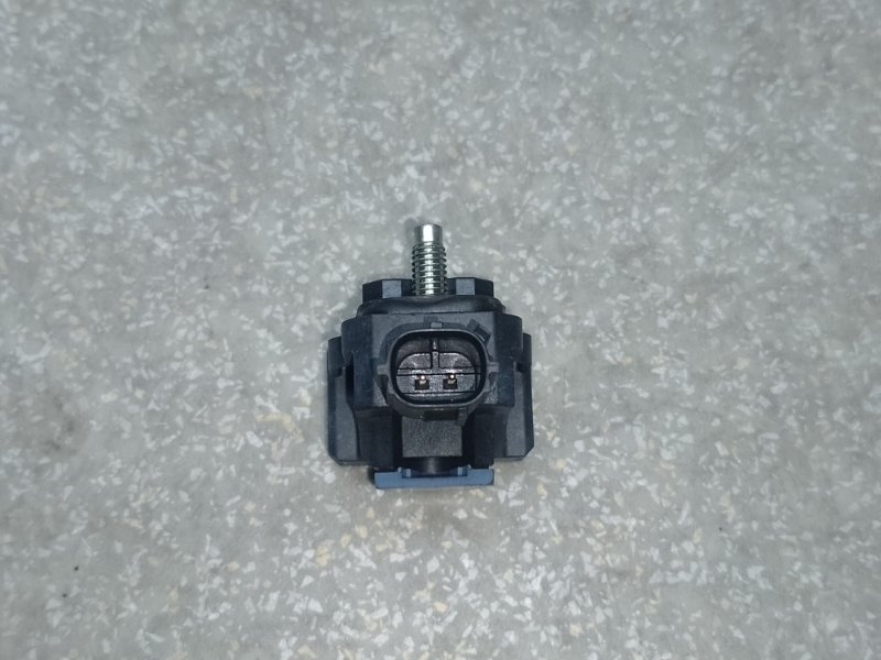 Датчик удара передний левый TOYOTA PRIUS 16-