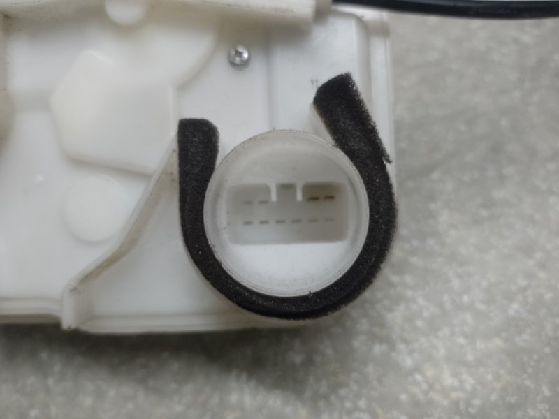 Замок двери задний правый OUTLANDER GF 12-