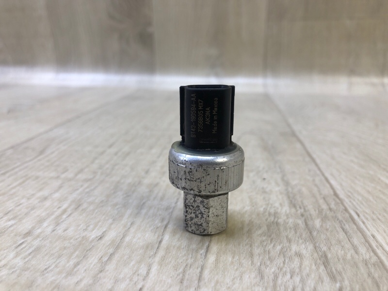 Датчик давления кондиционера FORD ESCAPE 12-19 2018 T15HDTX HG1Z-19D594-A Б/У