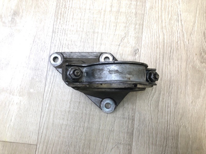 Кронштейн промежуточного вала ESCAPE 12-19 2018 T15HDTX