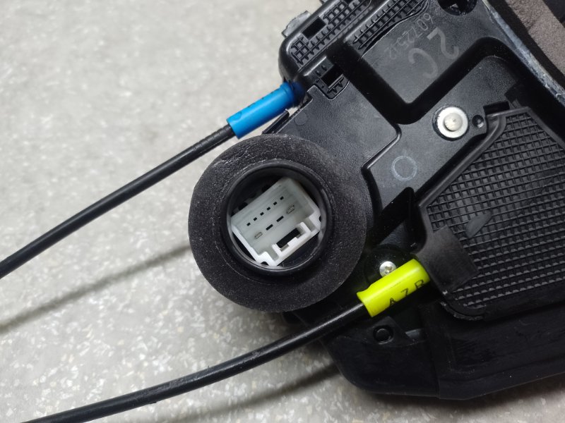 Замок двери задний левый PRIUS C/AQUA 11-14 Замок двери задний левый PRIUS C/AQUA 11-14